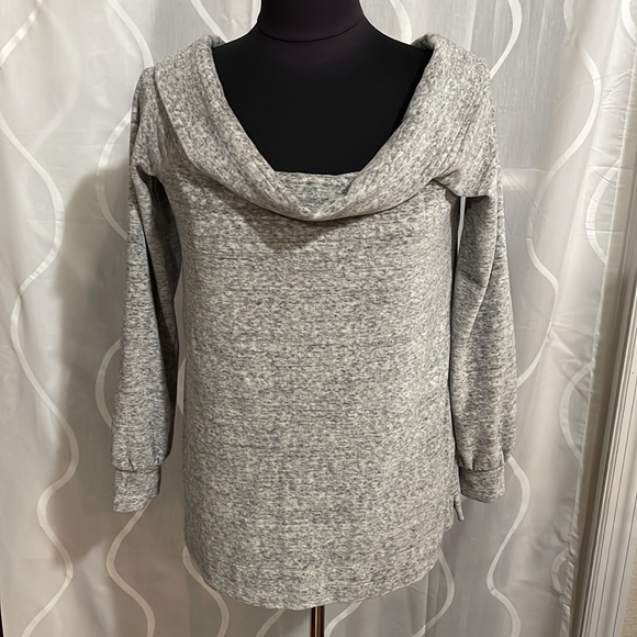 Loft, off the shoulder Fleece top, Small - Picture 3 of 6